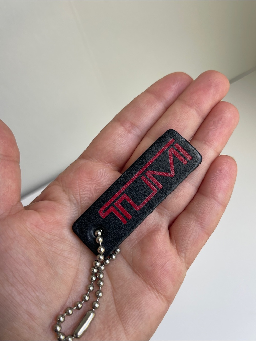 TUMI Leather Hangtag Bag Charm - Picture 3 of 7